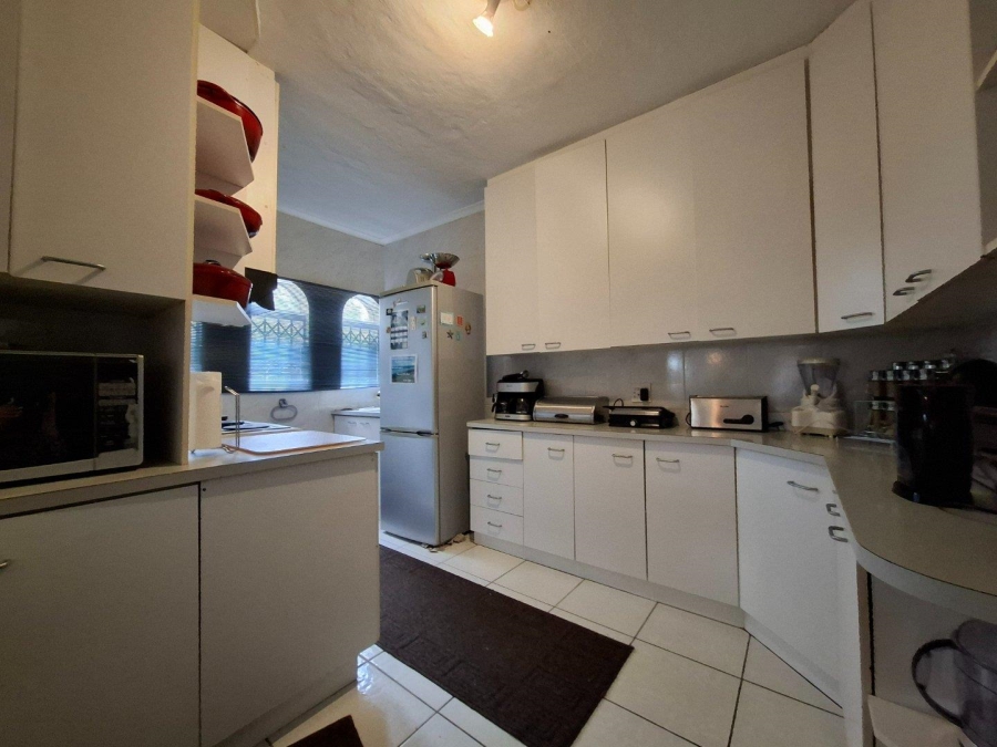 4 Bedroom Property for Sale in Wavecrest Eastern Cape